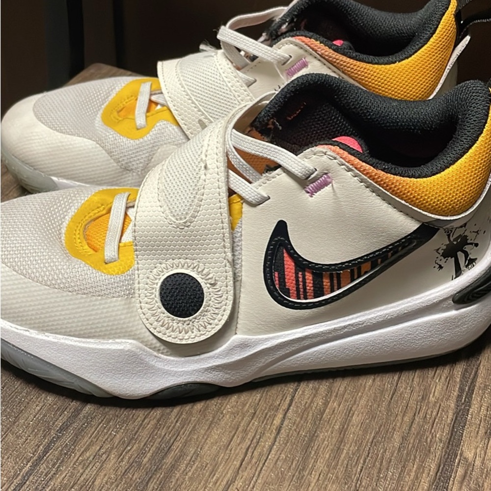 Nike shoes - youth size 6